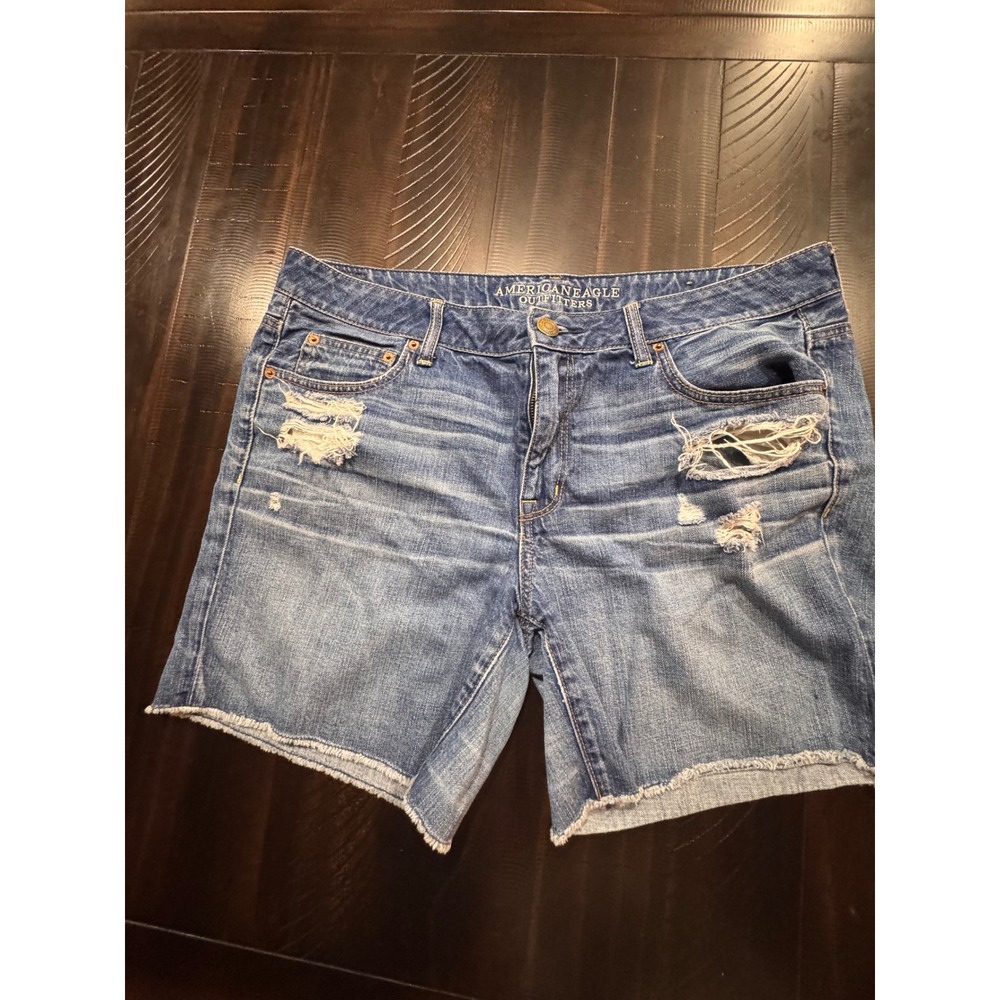 American Eagle Outfitters Distressed Denim Shorts Medium Wash Size 14 Raw Hem